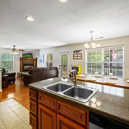 Tennessee Time Out - Entire Cottage Hot Tub, Creek, No Steep Roads Pigeon Forge Exterior foto