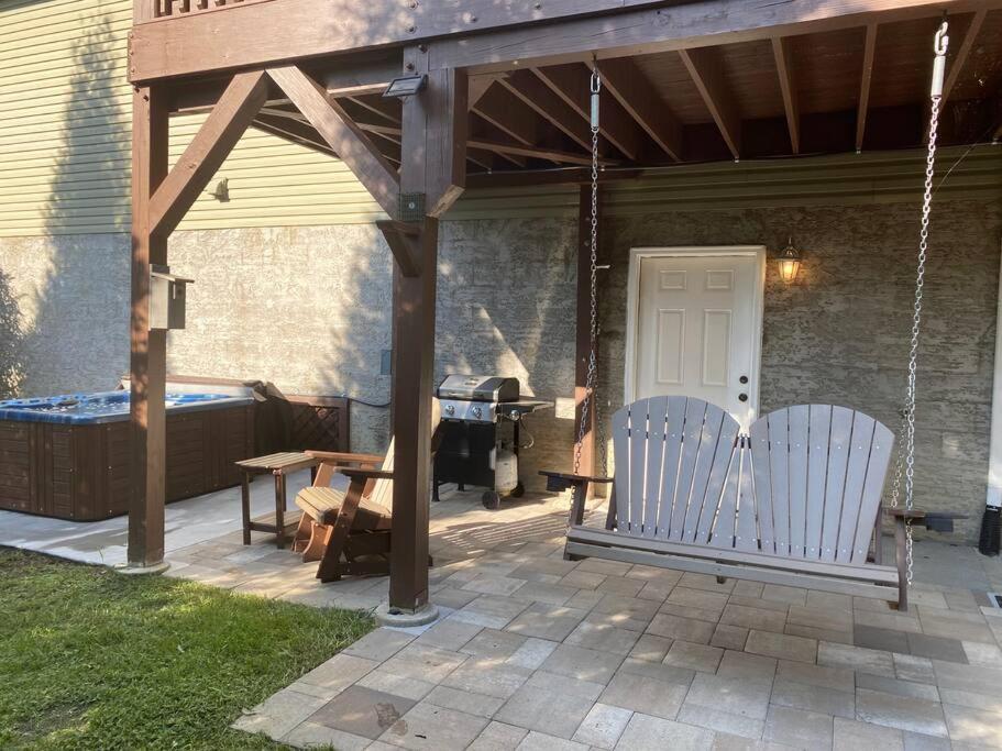 Tennessee Time Out - Entire Hot Tub, Creek, No Steep Roads Ferienhaus *